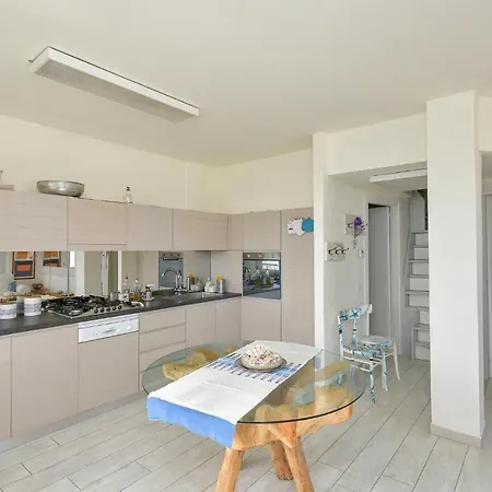 Stunning home in Porto Sant'Elpidio with Internet&2 Bedrooms *
