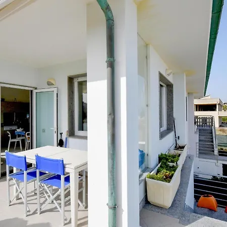 Stunning home in Porto Sant'Elpidio with Internet&2 Bedrooms * Porto SantʼElpidio
