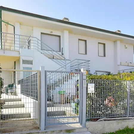 Stunning home in Porto Sant'Elpidio with Internet&2 Bedrooms *