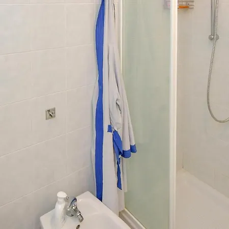 Stunning home in Porto Sant'Elpidio with Internet&2 Bedrooms