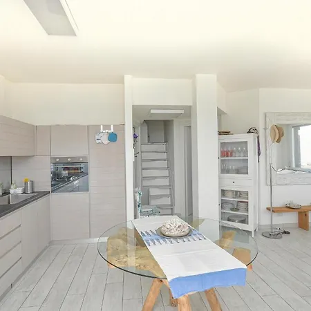 Vakantiehuis Stunning home in Porto Sant'Elpidio with Internet&2 Bedrooms Porto SantʼElpidio